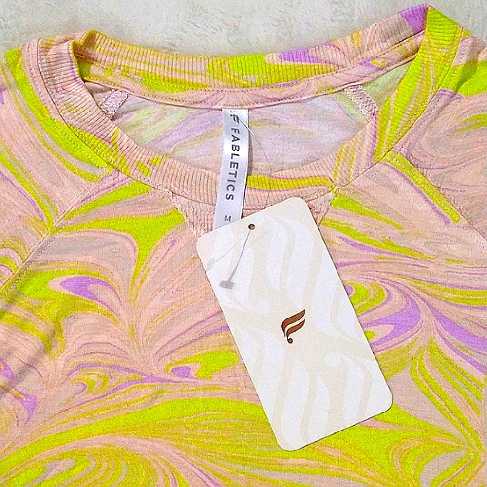 Fabletics Love day Ragian Tee - Picture 6 of 8